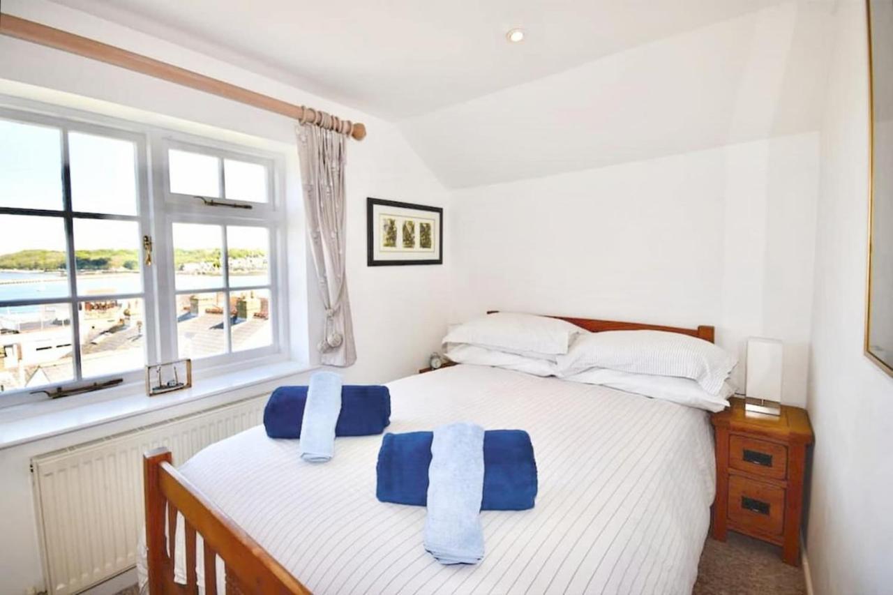 Mulberry Cowes (Isle of Wight)
