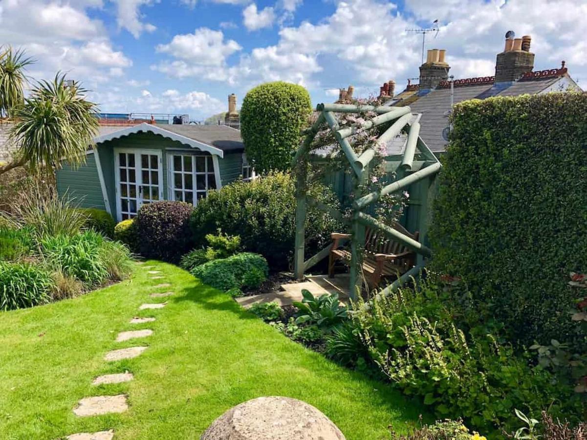 Mulberry Cowes (Isle of Wight)